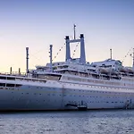 Ss By Westcord Отель