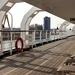 Отель Ss By Westcord 4*