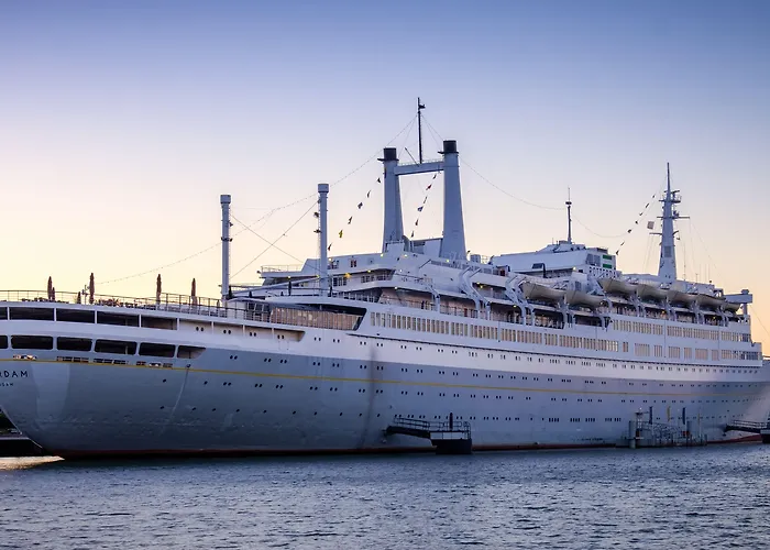 Ss By Westcord Hotel