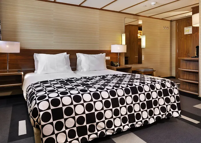 Ss By Westcord Hotel 4*