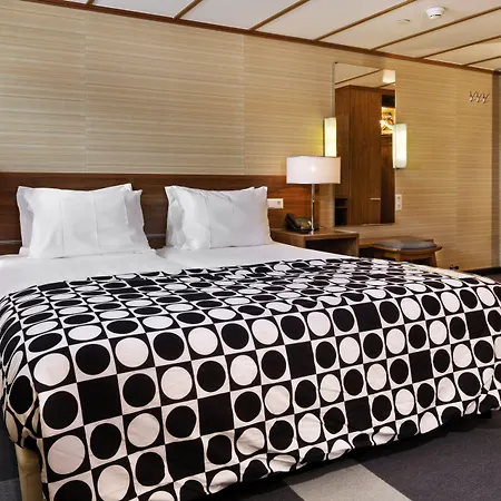 Ss By Westcord Hotel 4*