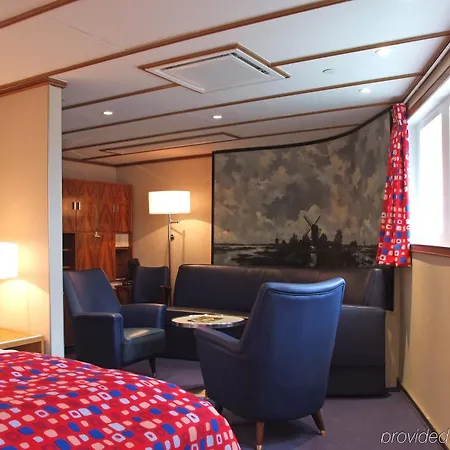 Ss By Westcord Hotel