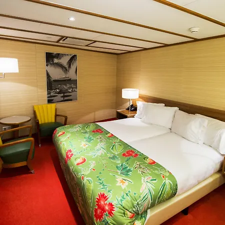 Ss By Westcord Hotel